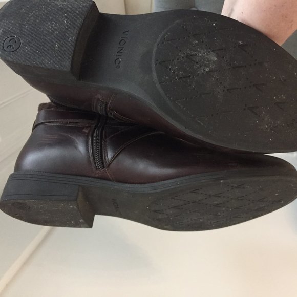 Gently Used size 7.5 Vionic Brown Leather short (half calf length) boots - Picture 5 of 5